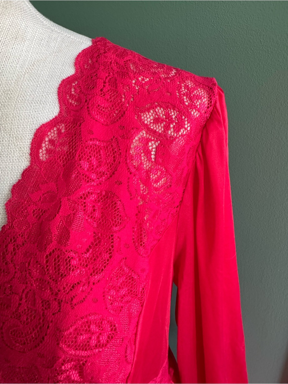 Red Vintage Nightgown & Robe set - Picture 4 of 12